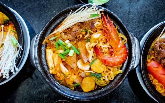 Chè - Mỳ Cay & Ăn Vặt Măm Quán