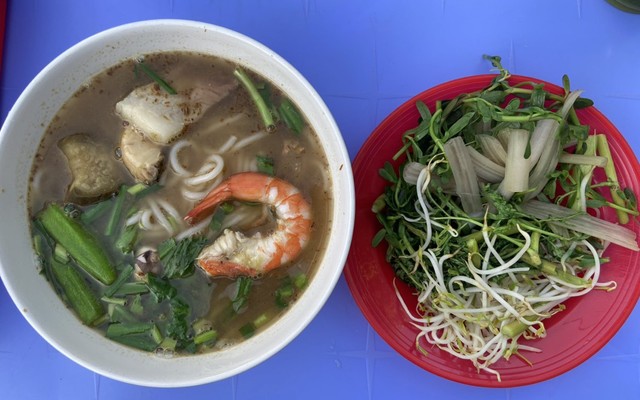 Bún Mắm - Nơ Trang Long