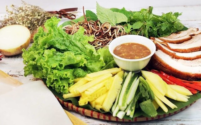 Nhà Bon - Bánh Tráng Cuốn Thịt Heo
