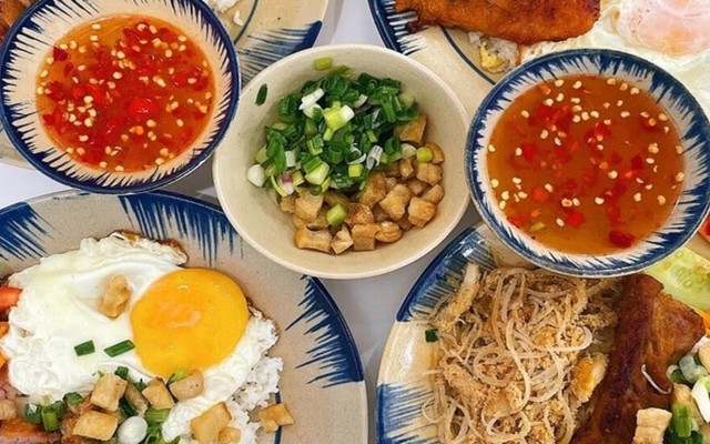 Cơm Gà & Xôi Gà - Út Nhỏ