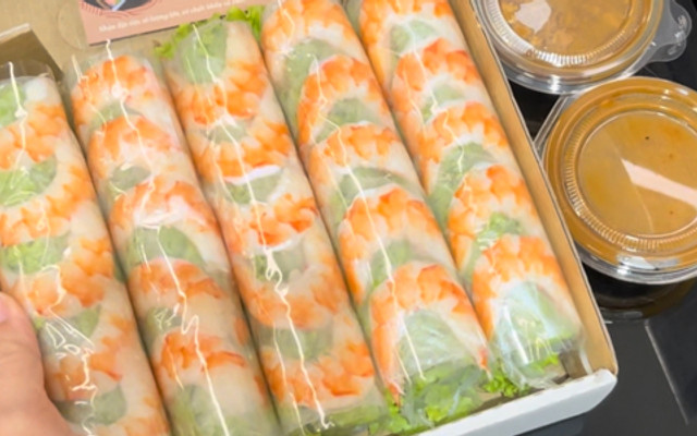 Cô Hằng - Gỏi Cuốn Và Ăn Vặt - 110 Nguyễn Cửu Vân
