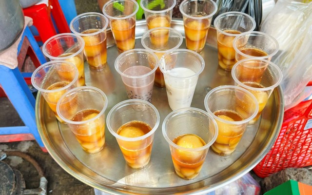 Chè Cô Cúc - Chè Xôi Nước, Chè Khoai Môn & Chè Đậu - 58 Nguyễn Du