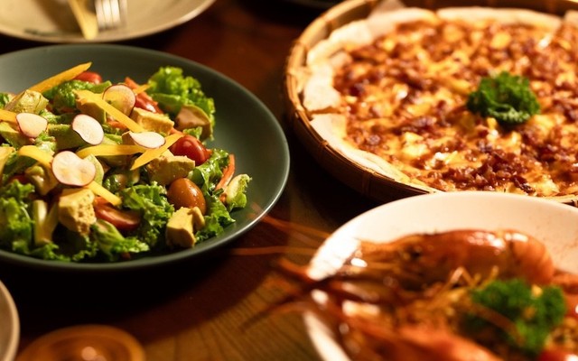 Vietnam Harvest - Bùi Viện