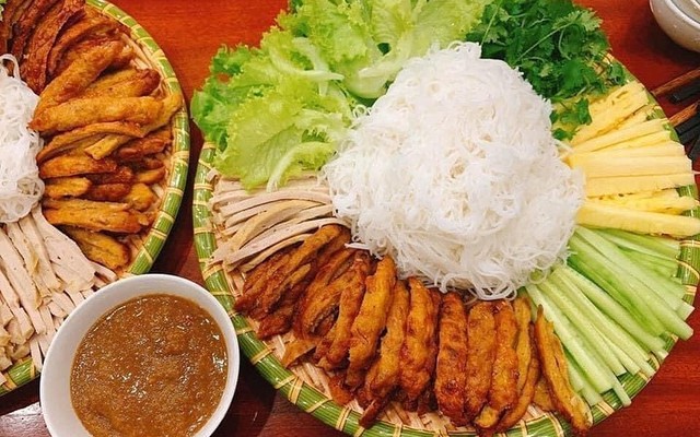 Nem Nướng Nha Trang - Nem Lụi - Bánh Tráng Cuốn Thịt Heo - Mễ Trì