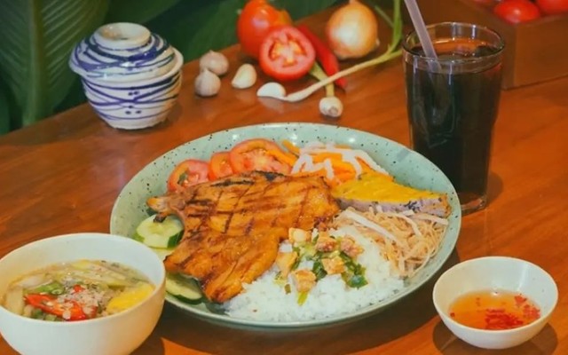 Cơm Tấm Đêm Sà Bì Chưởng - 38 Hoàng Hoa Thám