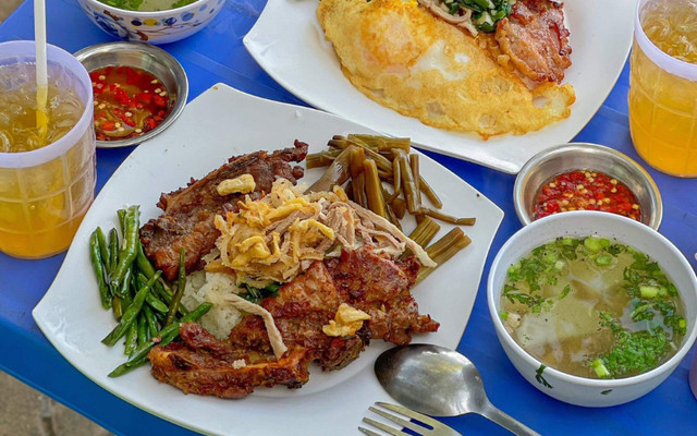 Cơm Sườn Muối Bích - Huỳnh Cương