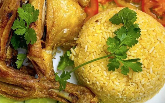 Cơm Gà Xối Mỡ Atisu - Tân Thành