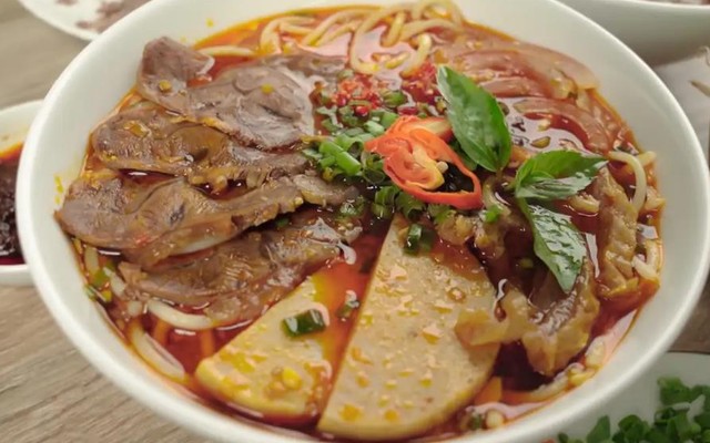 Việt Hoàng - Bún Bò Huế & Cơm Rang
