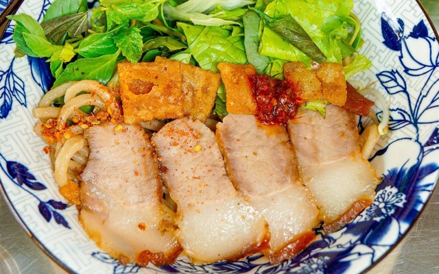 Cao Lầu Ông Lâu - 28 Thái Phiên