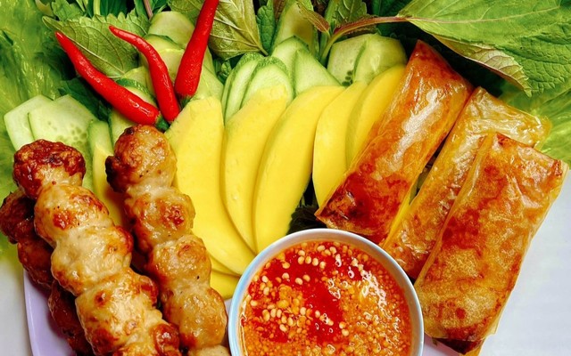 Chả Lụi & Nem Nướng - LaGi