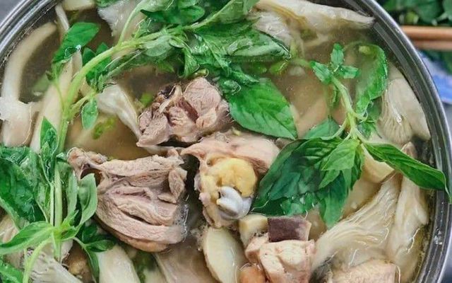 Lẩu Gà Lá É Phú Yên