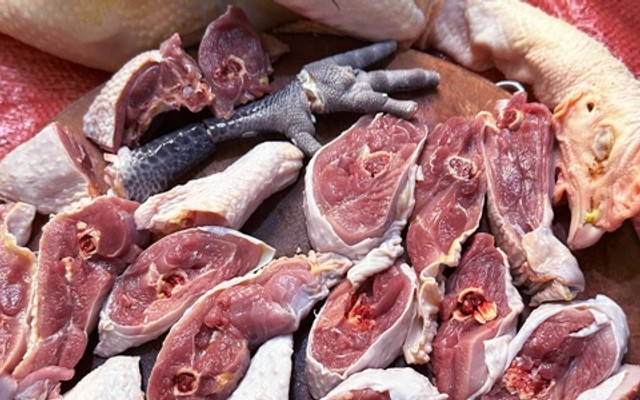 Lẩu Gà Lá É Phú Yên - SuSu Quán - Cách Mạng Tháng 8