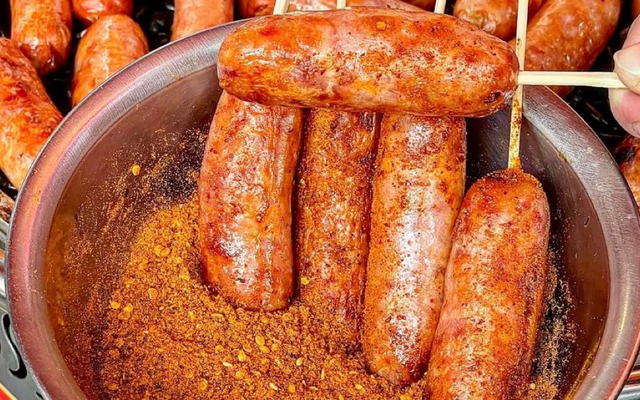 Lạp Xưởng Nướng Đá - 82 Văn Tiến Dũng