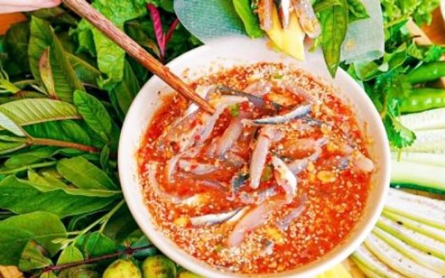 Bún Lòng Xào Nghệ Cô Ba