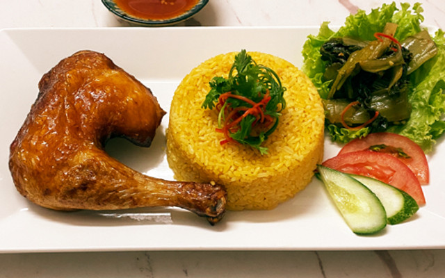 Cơm Gà Xối Dầu Chú Mập - Độc Lập