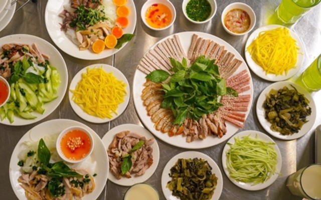 Mơ - Bánh Ướt Ban Mê & Bánh Ướt Lòng Gà Đà Lạt - Nguyễn Khang