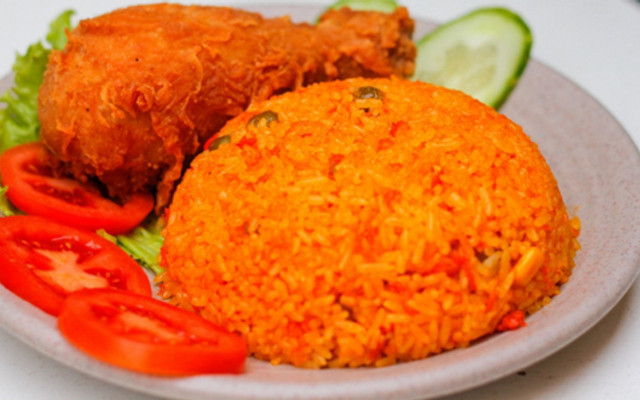 Bếp Nhà Thỏ - Cơm, Phở & Bún - Ao Sen