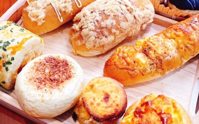 Huy Bánh Mì - Bà Triệu