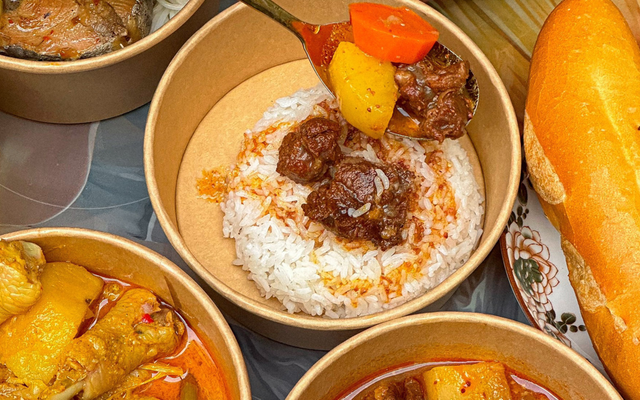 Bếp Nhà Chang - Bò Hầm Pate, Bún Cá Ngừ Trộn Cay & Chân Gà Cà Ri Sài Gòn