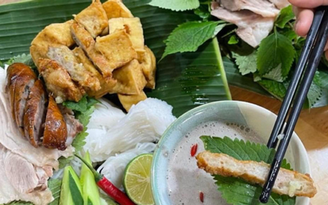 Cô Bông - Bún Đậu Mẹt