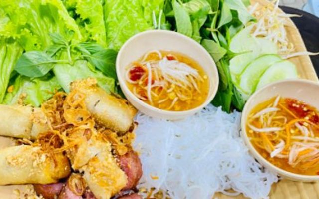 Ăn Vặt Hàng Dừa Bình Nhâm - Cách Mạng Tháng 8