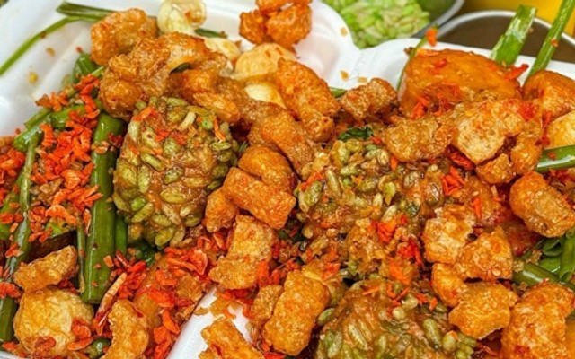 Ăn Vặt Tú Hiệu Trưởng - Lạc Long Quân