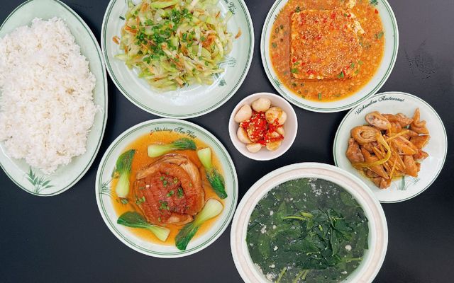 Cơm Nhà 92 - 10 Đặng Văn Ngữ
