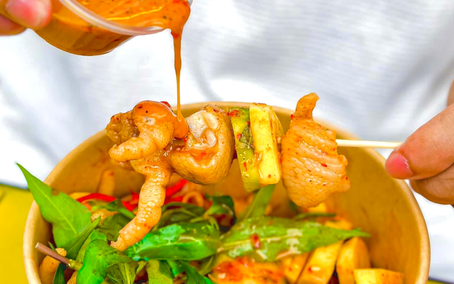 Cậu Ba - Chân Gà Rút Xương Sốt Thái