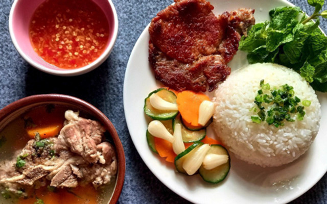 Tiệm Cơm S - Nguyễn Khang