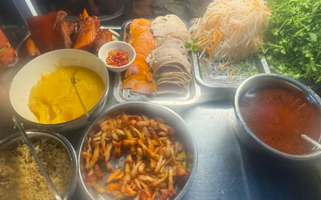 Bánh Mì Đêm Chow Chow