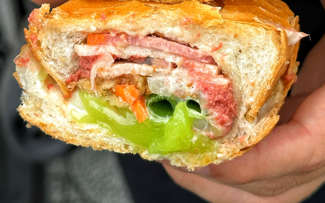 Bami Nguyen - Bánh Mì Sài Gòn Bơ Cốm - Cao Thắng