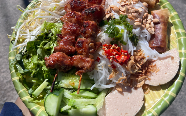 Bún Xiên Nướng - Võ Thị Sáu