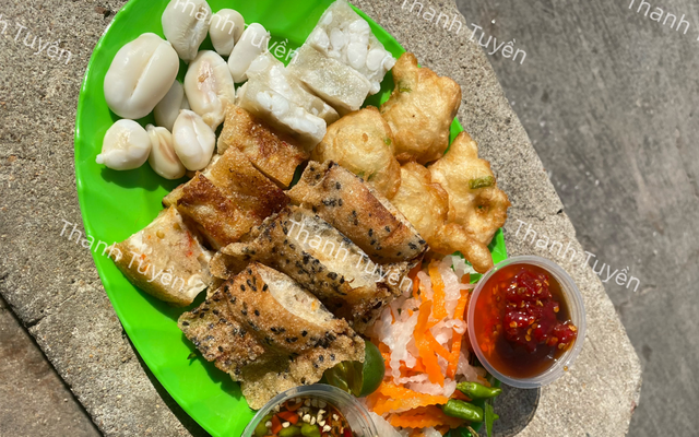 Trứng Mực Thanh Tuyền - Hoàng Cầm