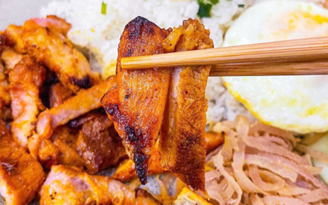Cơm Tấm Sườn Nướng Chú Cọ - Cổng Làng Phú Đô Đường Lê Quang Đạo