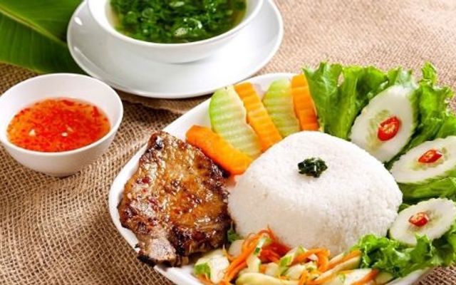 Cơm Văn Phòng - Thành Hậu Quán