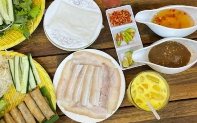 Bà Hiếu - Thịt Heo Hấp Cuốn Bánh Tráng - Đào Duy Từ