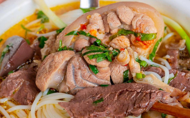 Bún Bò Tâm - Ung Văn Khiêm