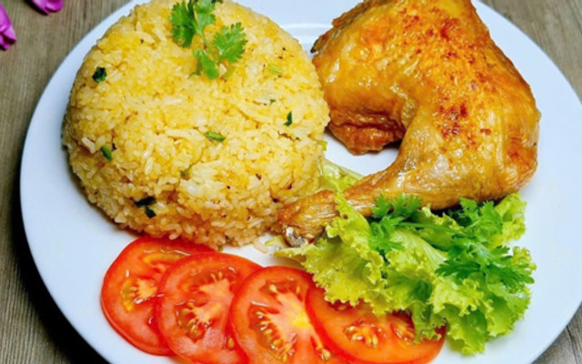 Cơm Gà Xối Mỡ - Cơm Chiên Dương Châu Nhã Ký