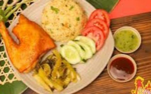 Cơm Gà Xối Mỡ Trúc Tâm