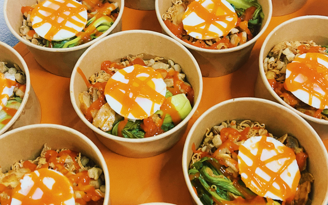 Mỹ Trang - Mỳ Trộn Tóp Mỡ Trứng Lòng Đào