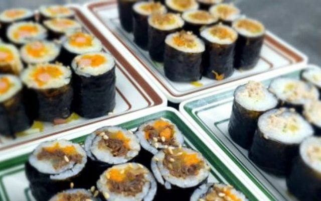 Onjeong - Kimbap, Tokbokki & Gà Chiên