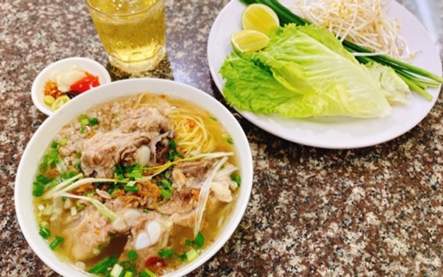 Hủ Tiếu Mì Sườn - Hoàng Tứ