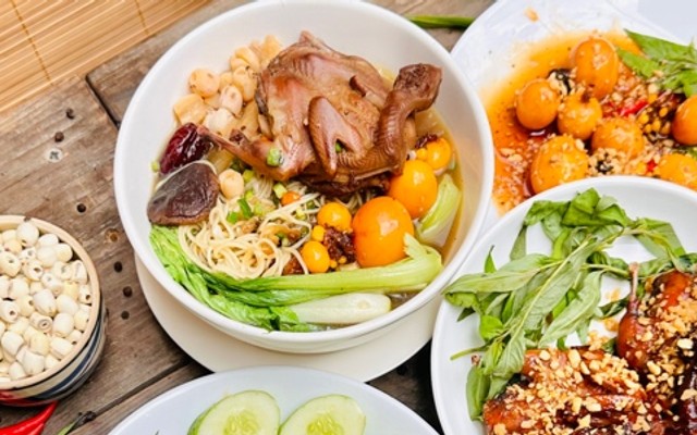 Quán Mì Tiềm Chim Cút - 57/40H Điện Biên Phủ