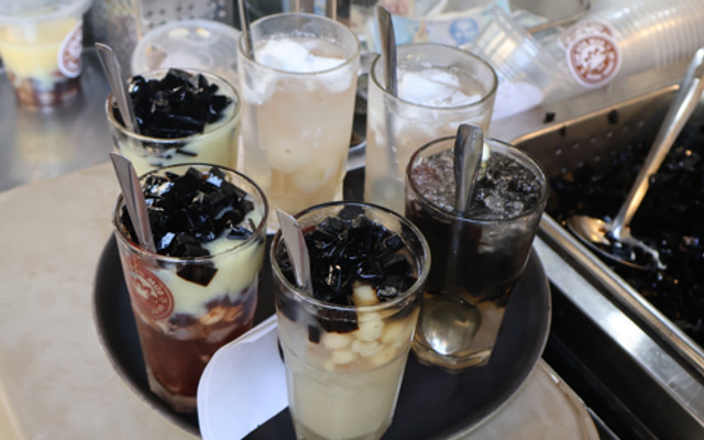 Chè Bốn Mùa - Hàng Cân