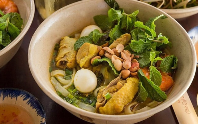 Mì Quảng Cô Liên - Ni Sư Huỳnh Liên