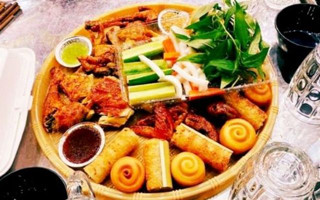 Gà Quay Hoa Food - Gà Nướng Cơm Lam & Sườn Nướng, Bánh Bao - Đường N1