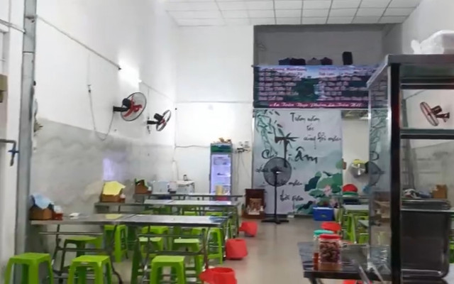 Cơm Gà Xối Mỡ & Cơm Trưa Văn Phòng - 07 Phan Huy Ích