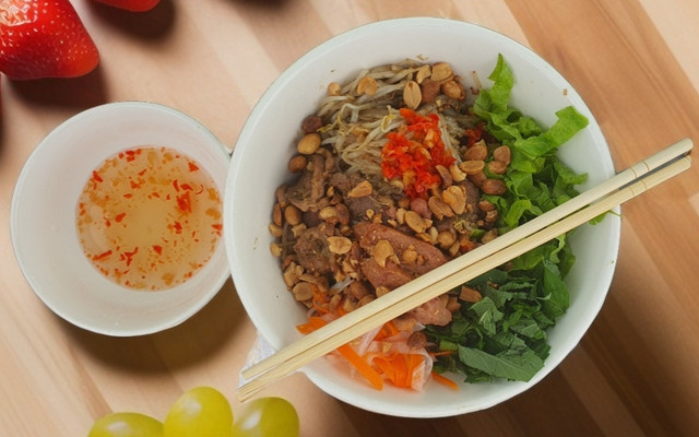 Sườn + - Canh Sườn Bò Hàn Quốc - Mạc Thiên Tích
