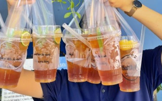 Trà Sữa & Chân Gà Hai Chị Em