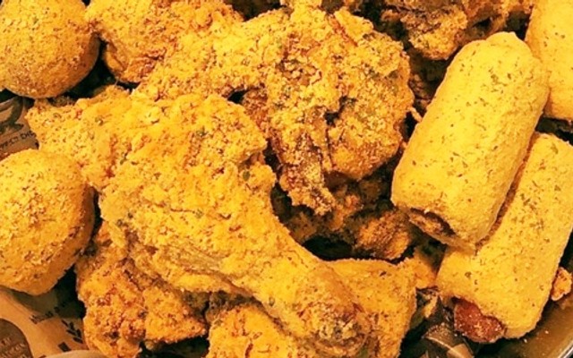 Gà Rán Trà Trái Cây Hoàng Gia - Phan Văn Hớn